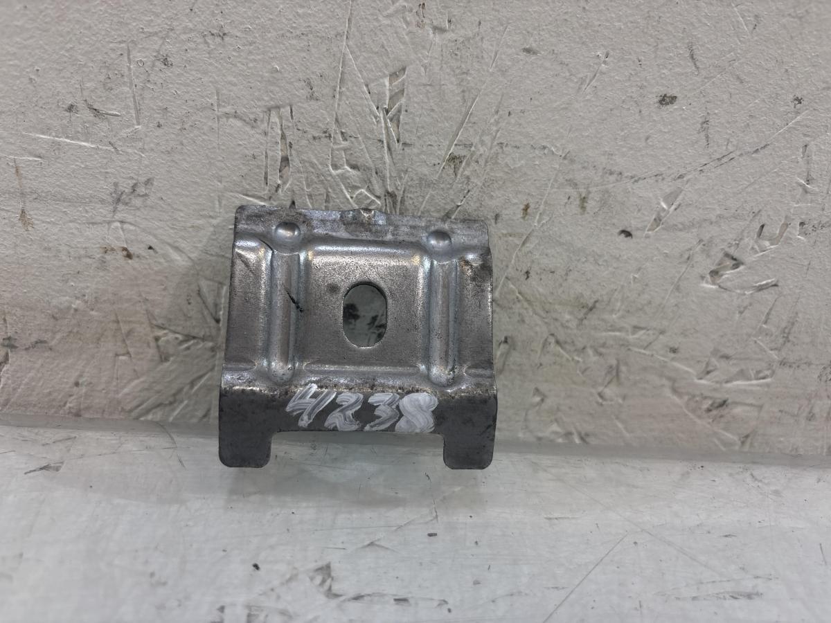 Зажимная планка для АКБ 1J0803219 Skoda Octavia