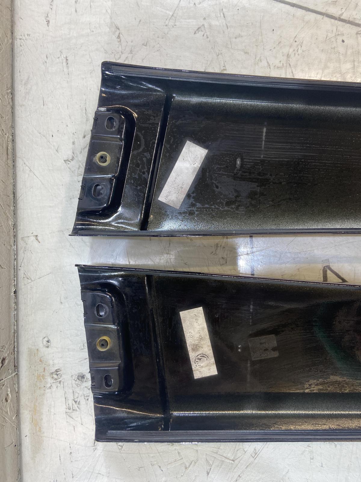 Панель стойки кузова левая/правая 7L6853318B,7L6853317B