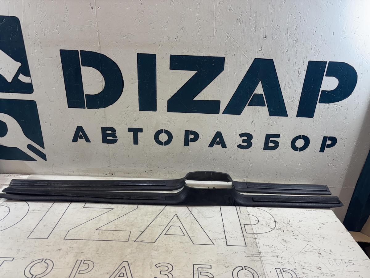 Накладки порогов внутренние 4A0864611, 4A0864612