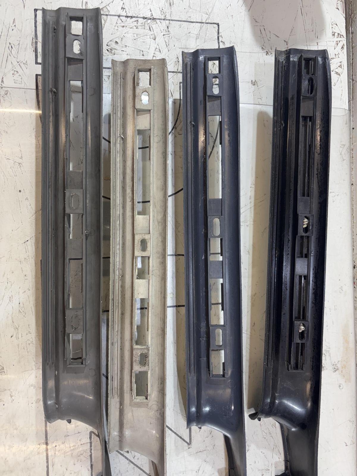 Накладка порога левая внутренняя 4A0864611 Audi A6 C4