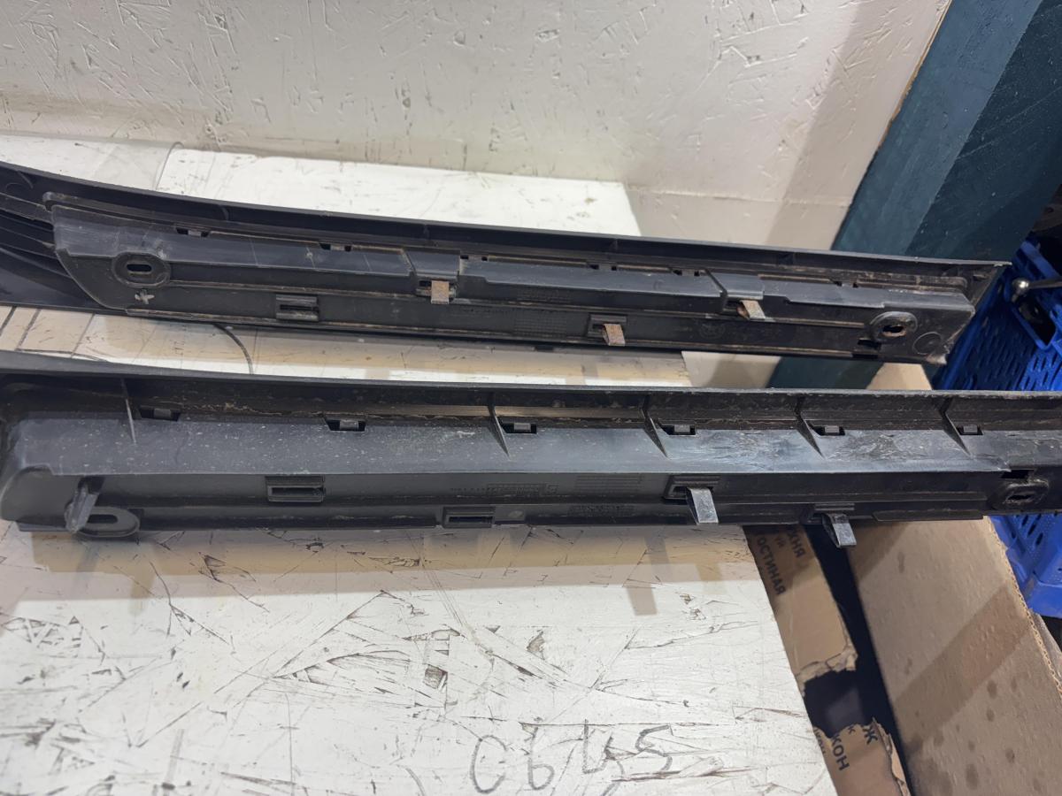 Накладки порогов внутренние 4L0853369, 4L0853370