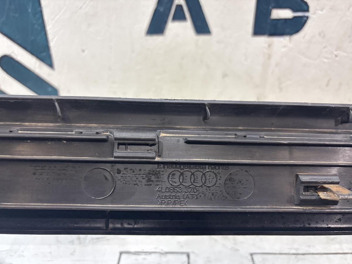Накладки порогов внутренние 4L0853369, 4L0853370