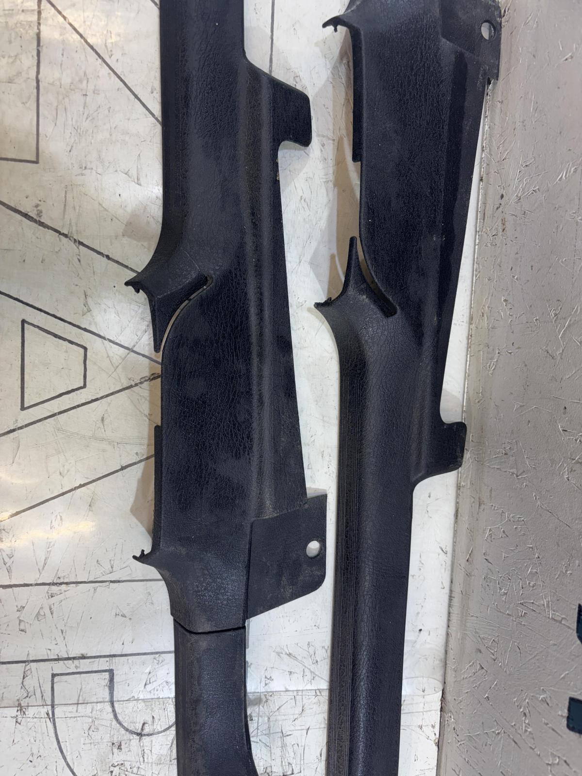 Накладки порогов внутренние 8A0853541A Audi 80 B4