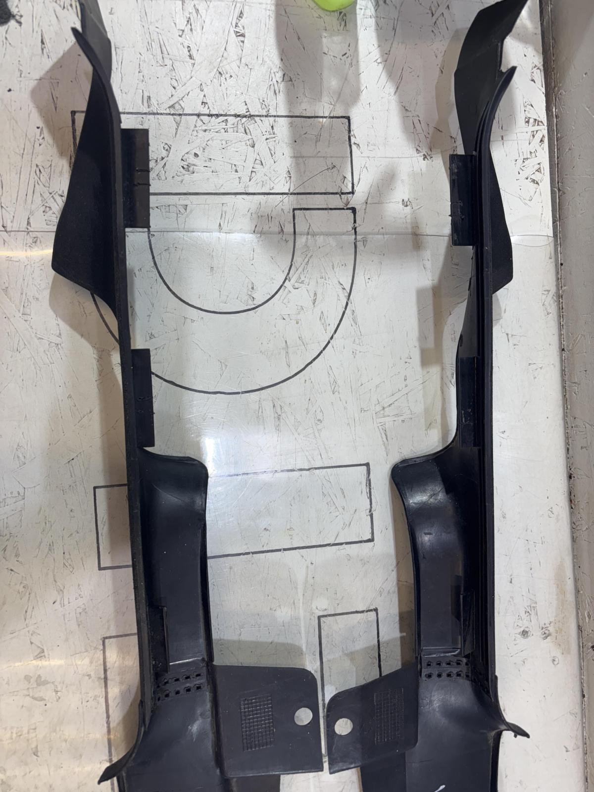 Накладки порогов внутренние 8A0853541A Audi 80 B4