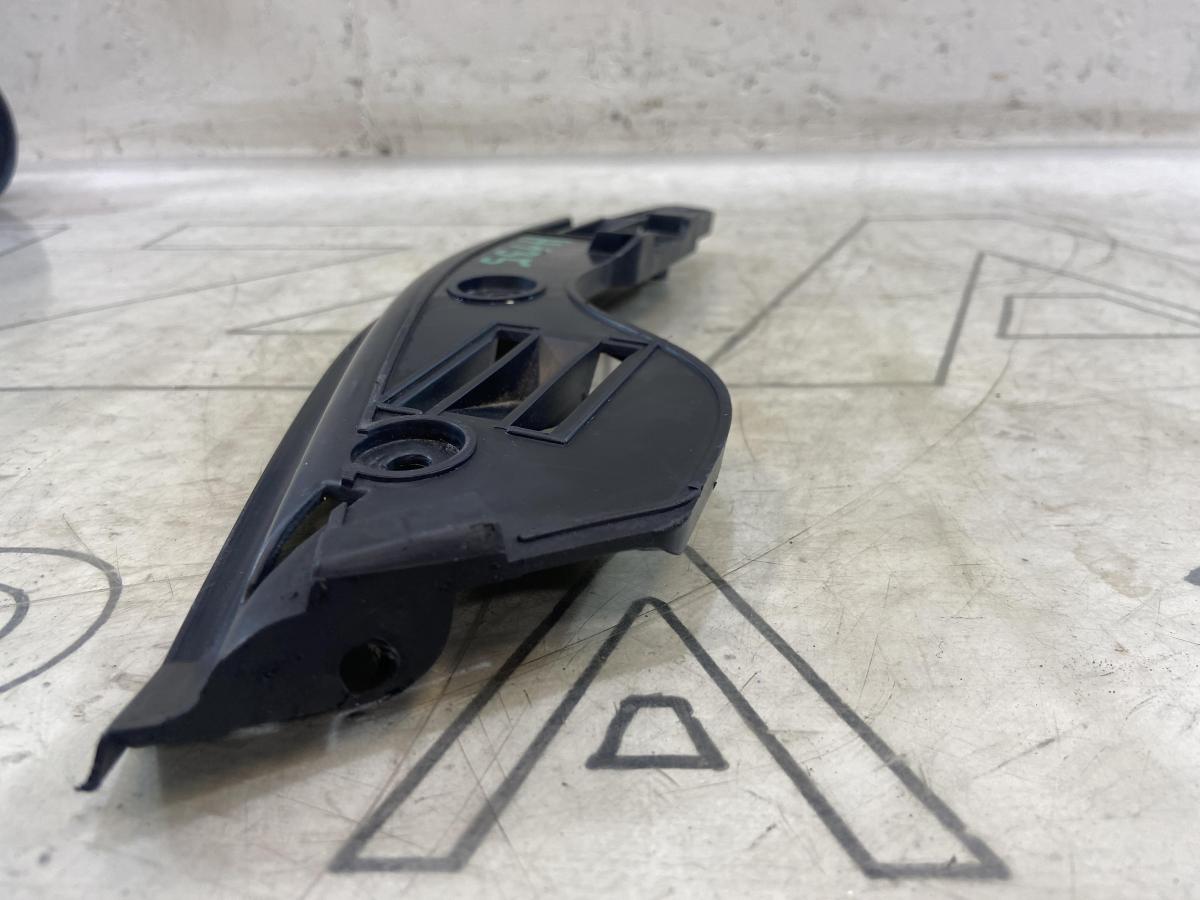 Направляющая заднего бампера правая 7L6807394A