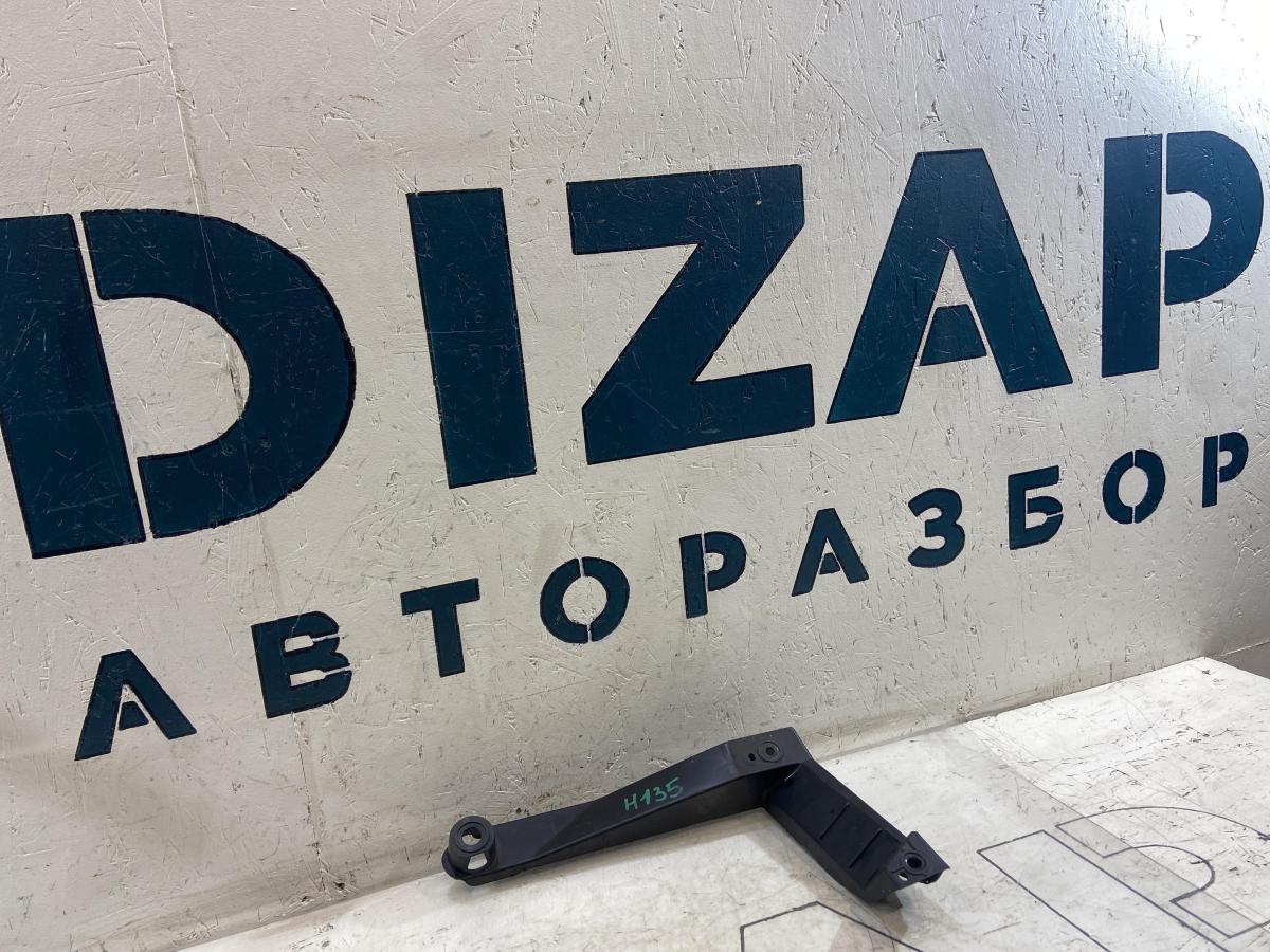 Направляющая заднего бампера левая 7L6807861