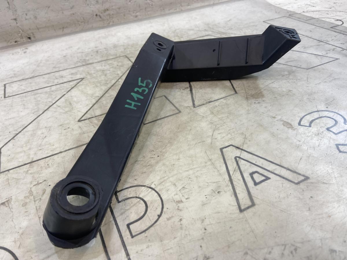 Направляющая заднего бампера левая 7L6807861