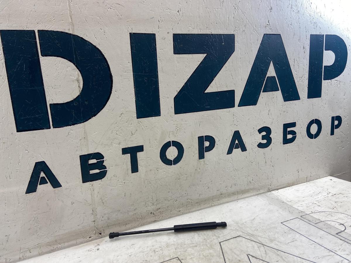 Амортизатор стекла багажника 7L6845587