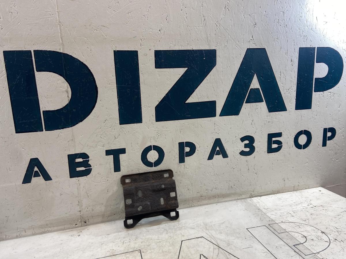 Кронштейн кардана 7L0521378A