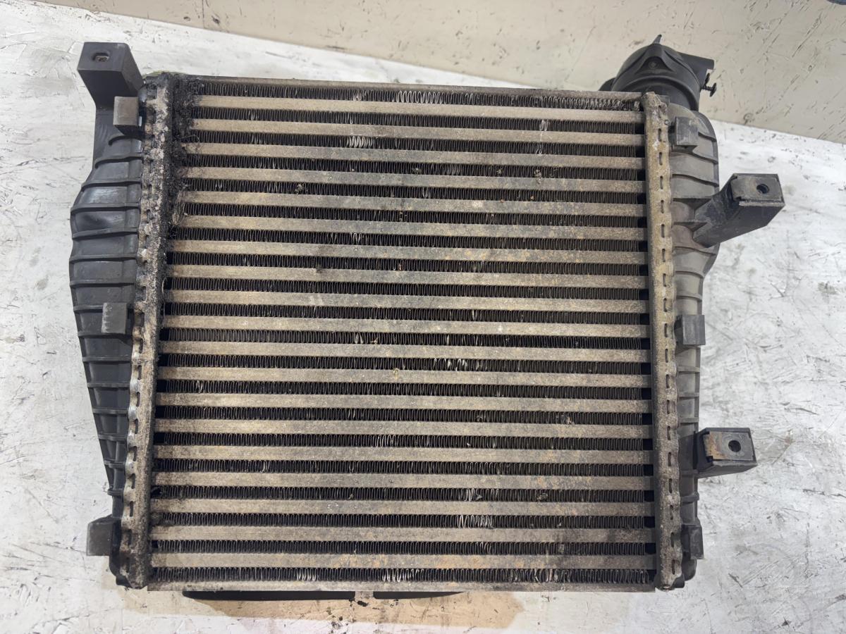 Интеркулер 7L0145803A Volkswagen Touareg I