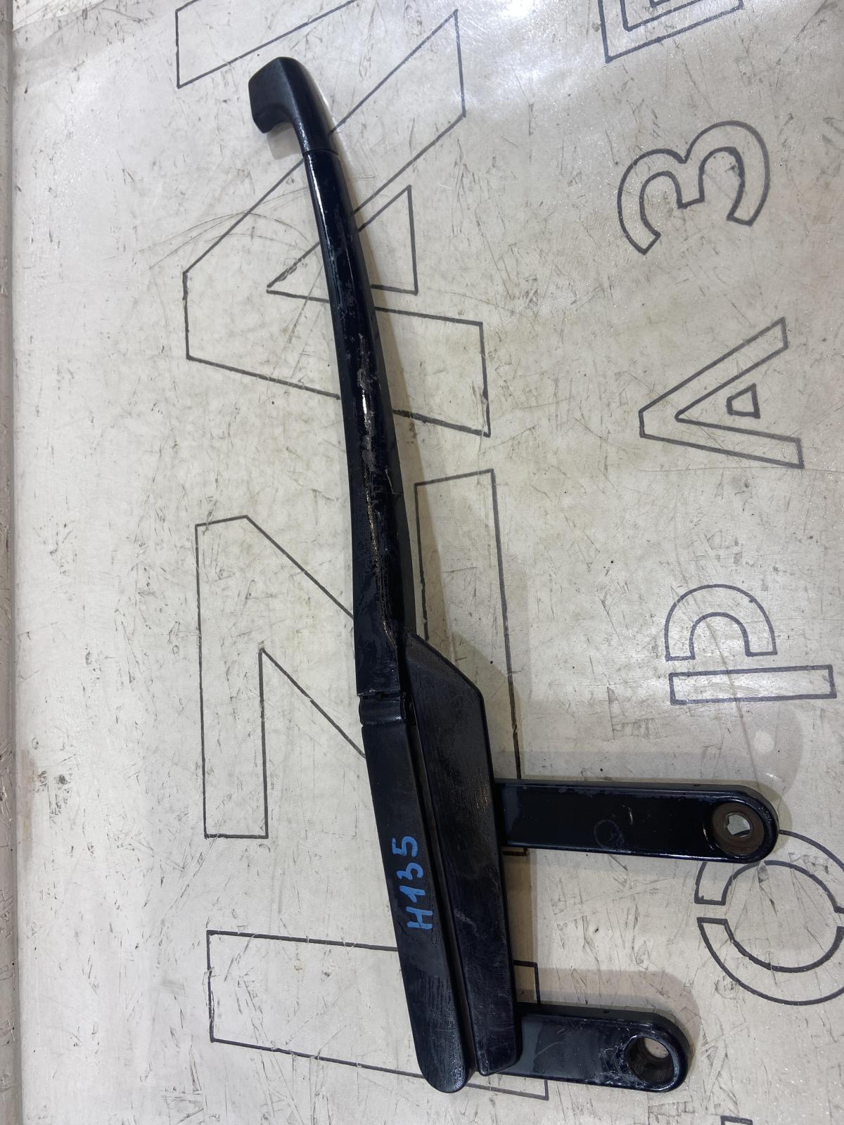 Поводок бескаркасной щётки 7L0955407D