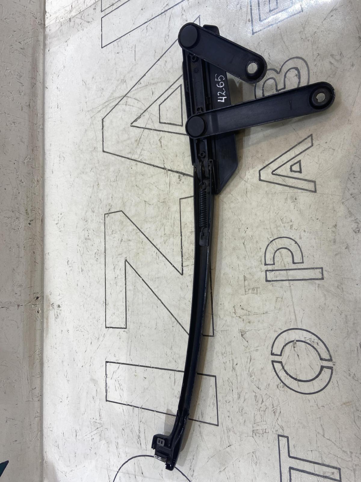 Поводок бескаркасной щётки 7L0955407D