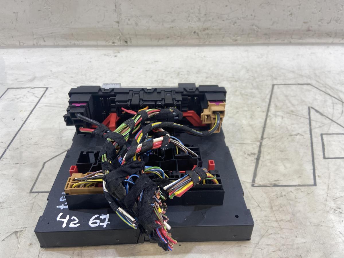 Блок управления бортовой сети 3C0937049E Skoda Octavia RS II