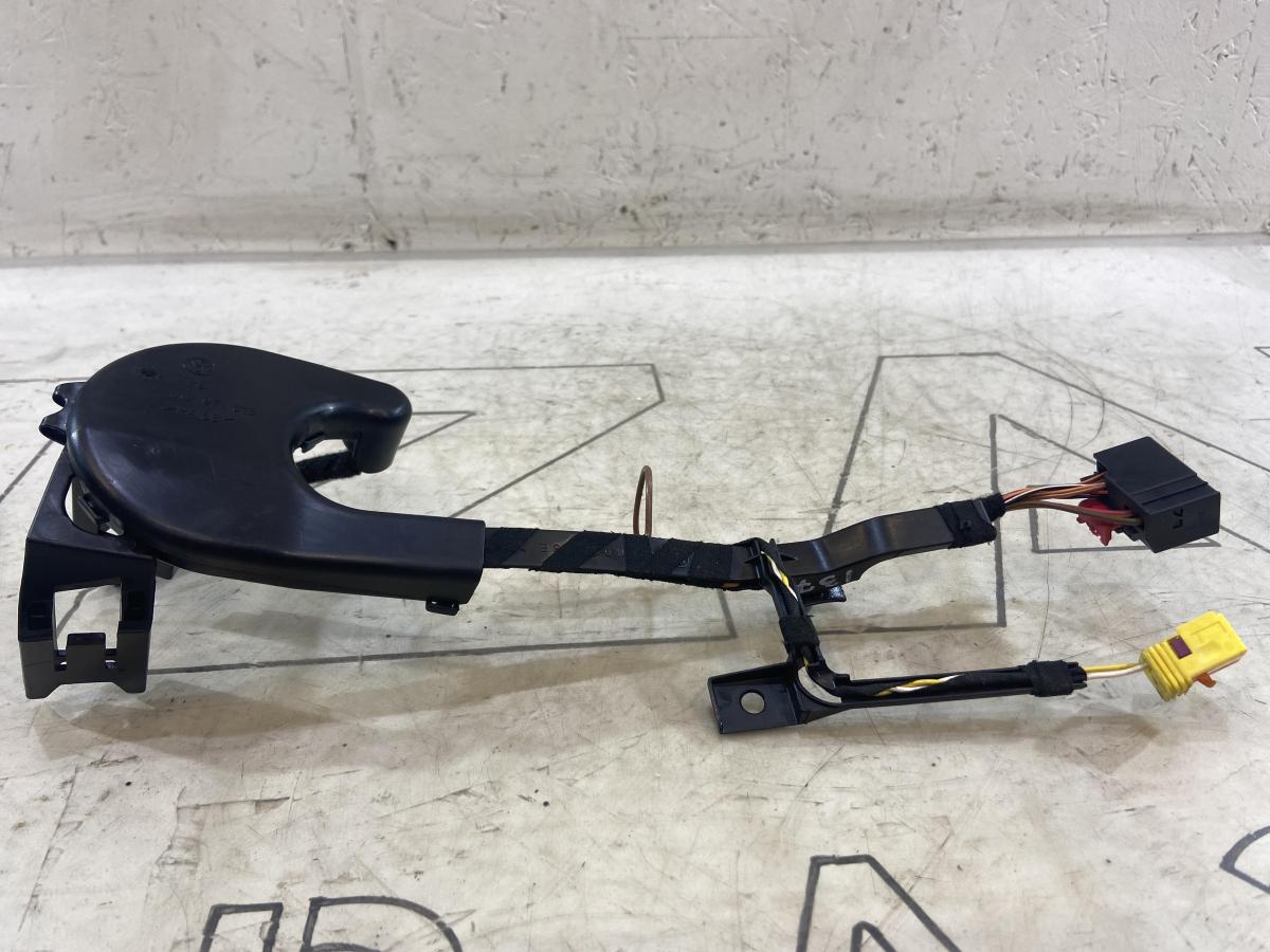 Канал для кабеля 1K2971616 Skoda Octavia RS II