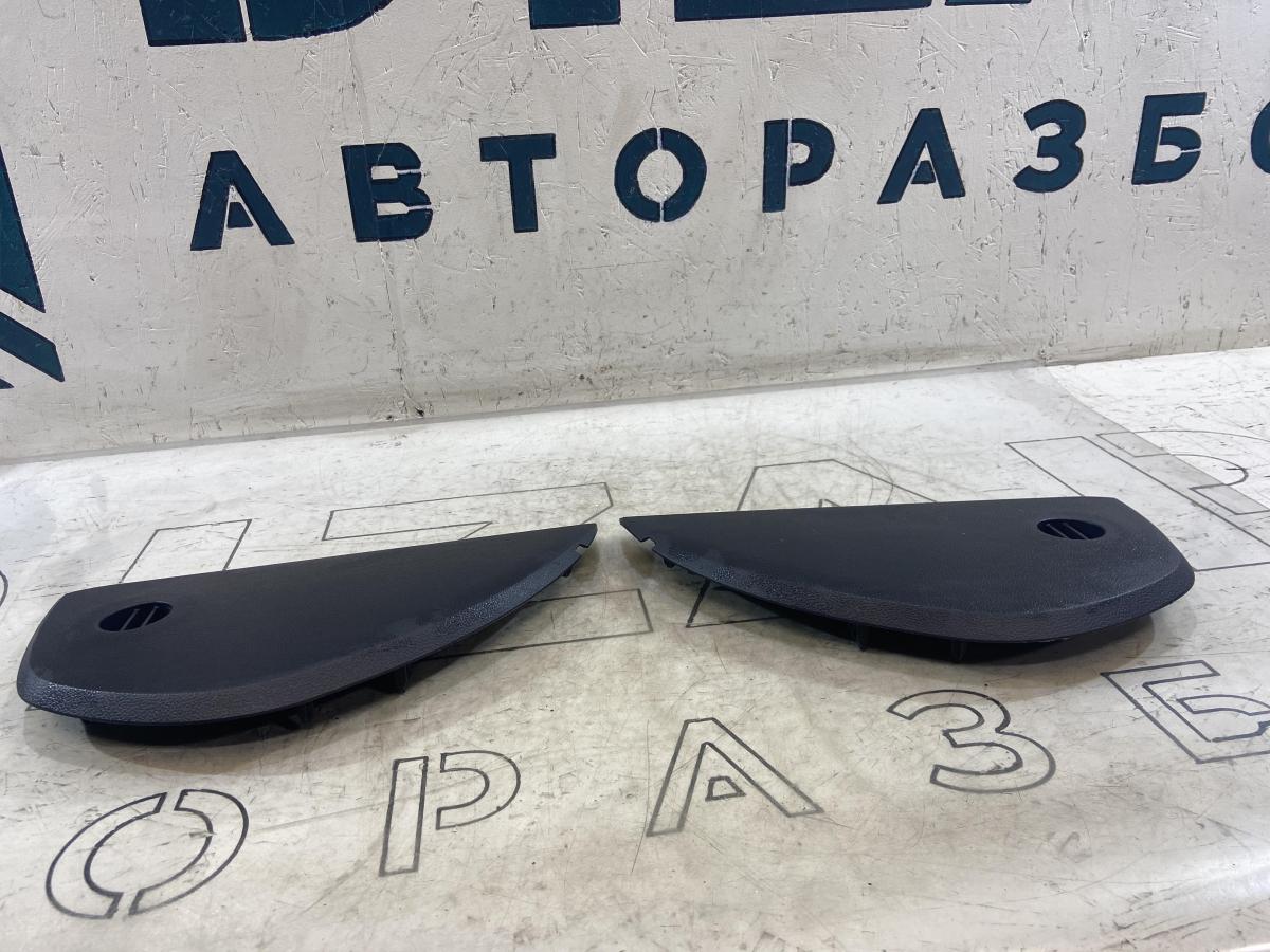 Накладка декоративная на торпедо 1Z0857503 Skoda Octavia RS II