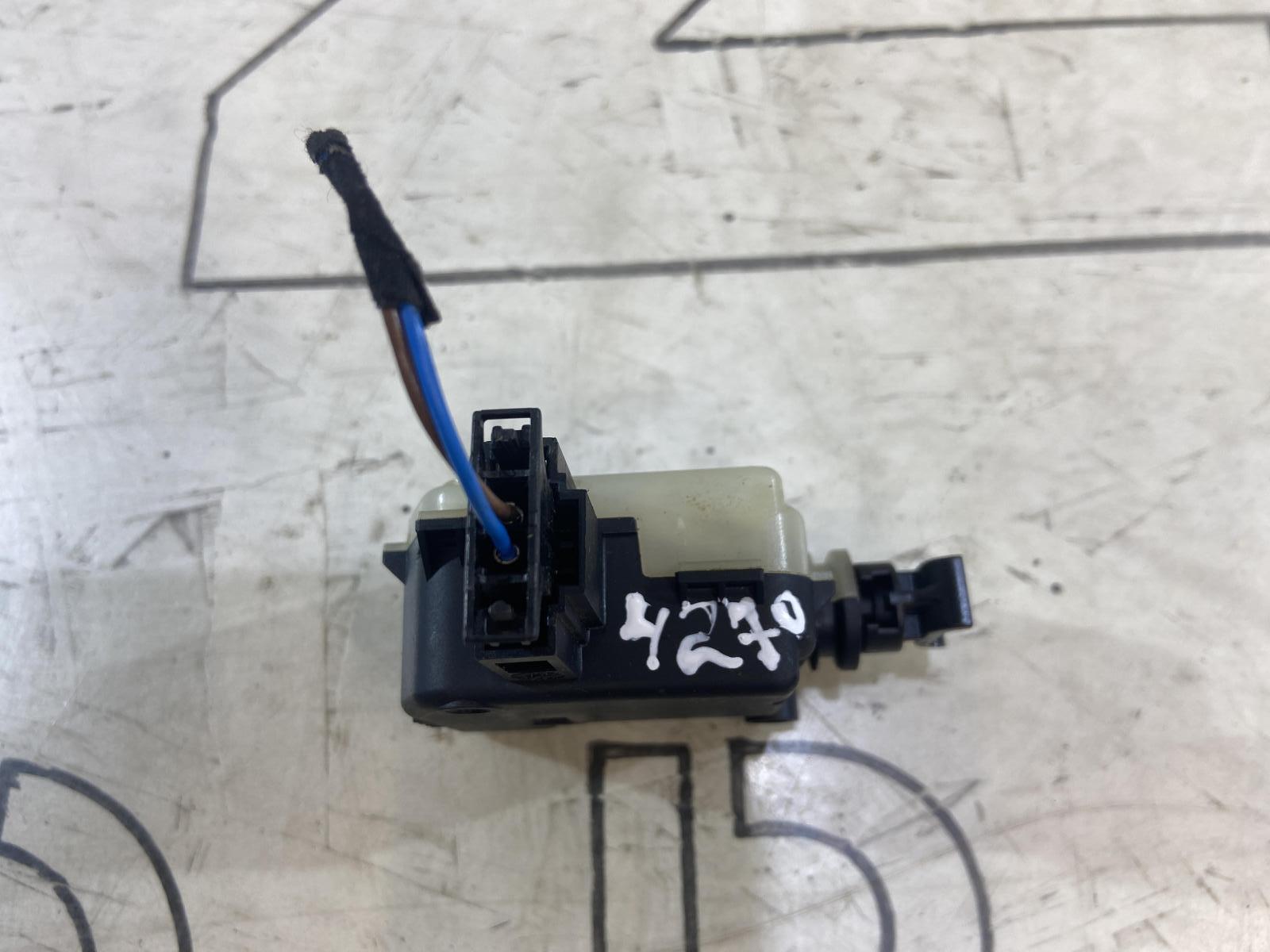 Активатор замка багажника 1M0959781A Skoda Octavia RS II