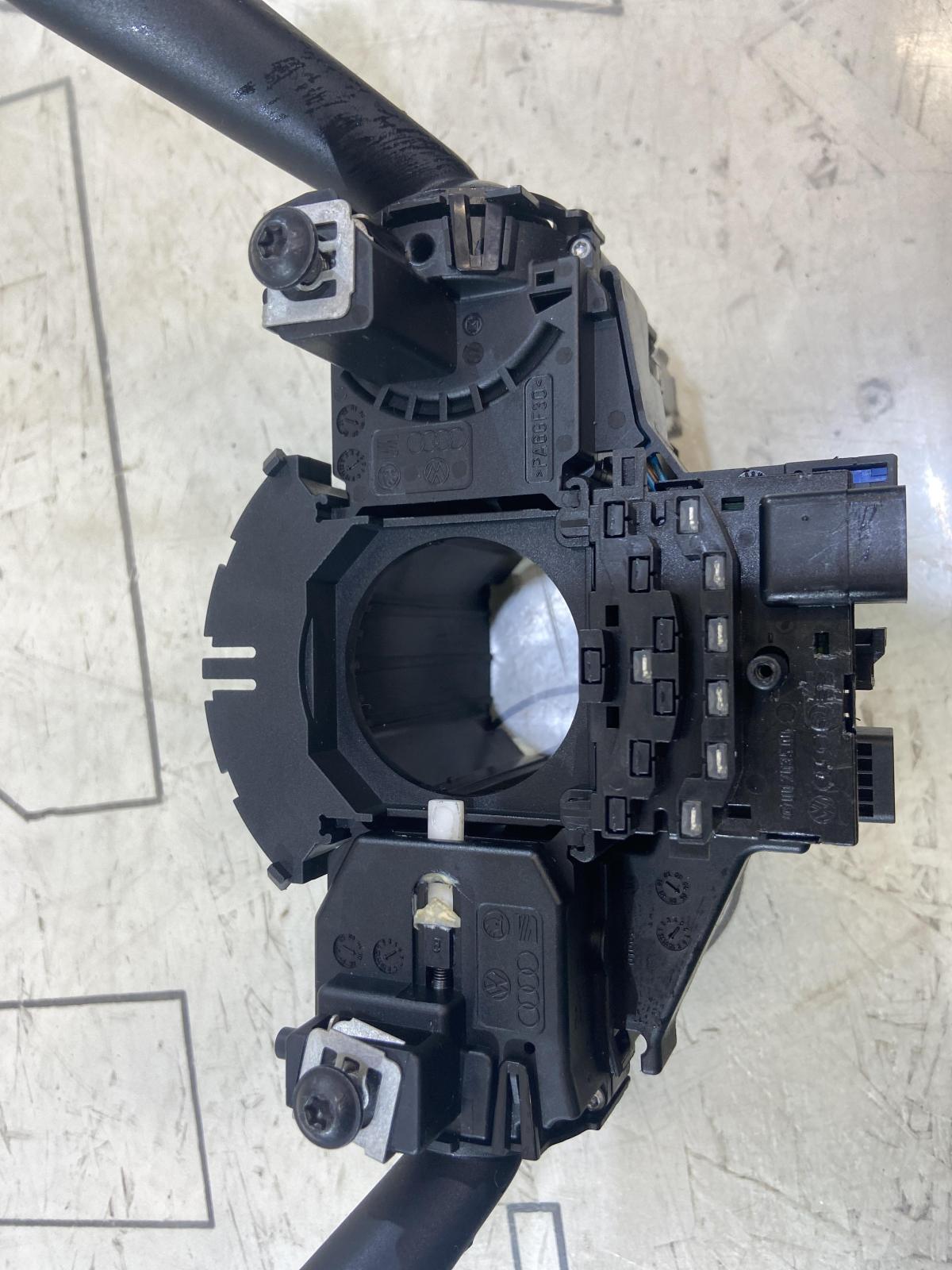 Блок подрулевых переключателей 1K0953519A Skoda Octavia RS II