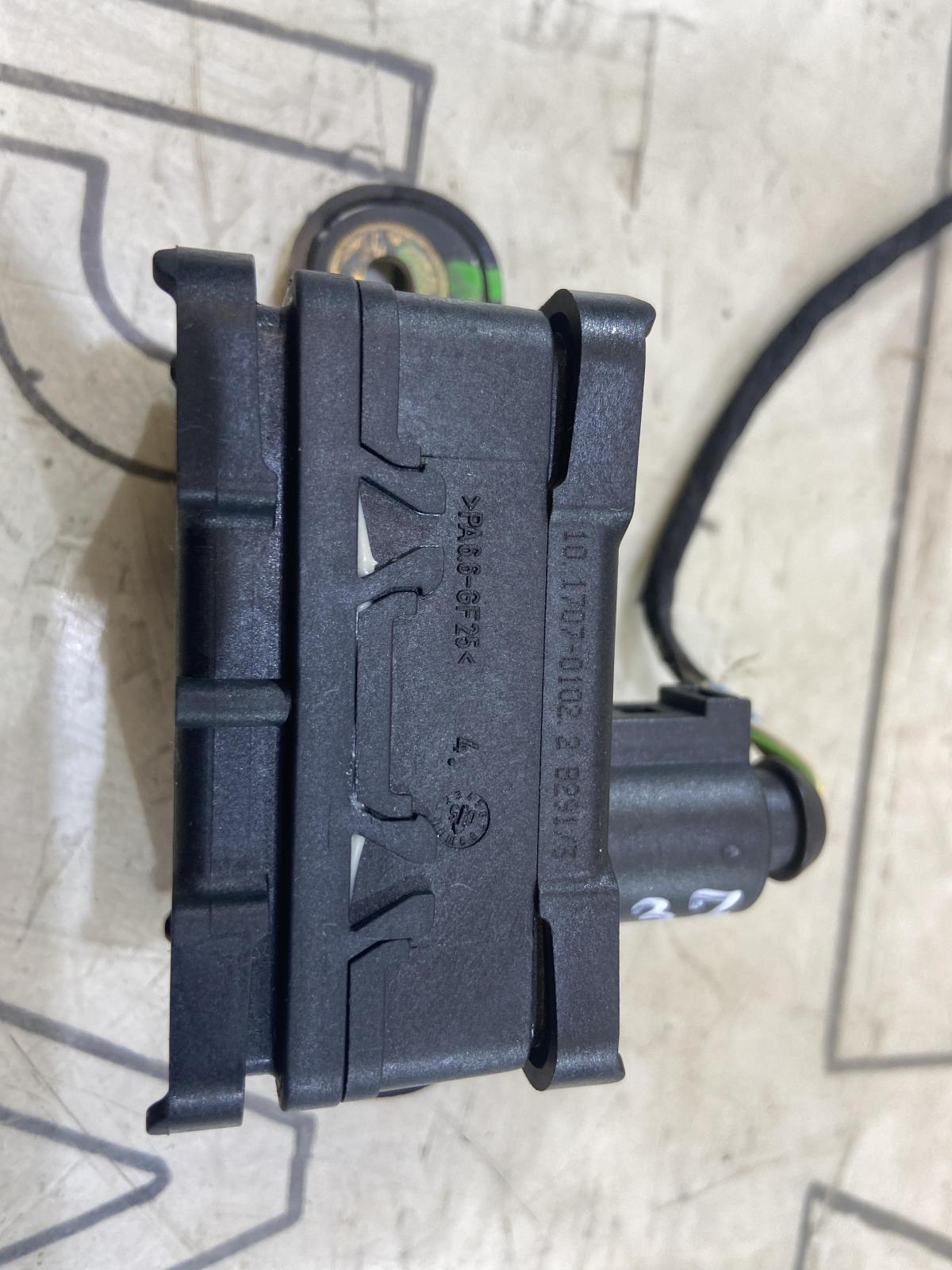 Датчик ускорения 1K0907655D Skoda Octavia RS II