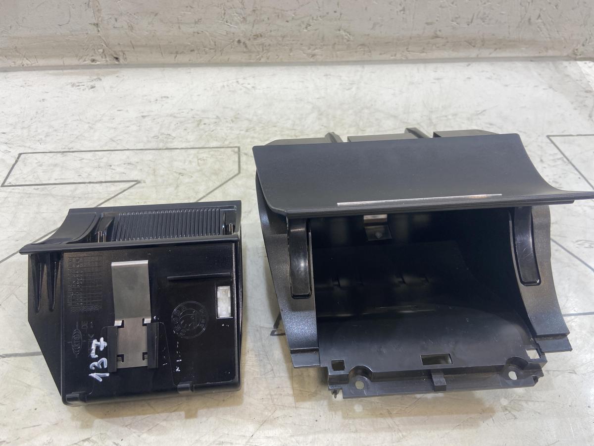 Пепельница передняя 1Z2863077A Skoda Octavia RS II