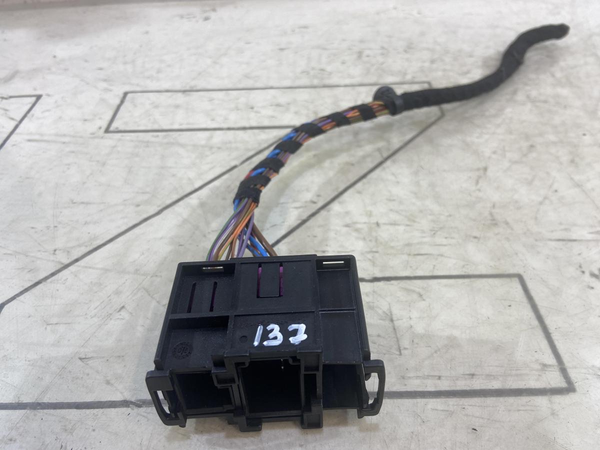 Кронштейн корпуса разъёма 1Z0937545A Skoda Octavia RS II