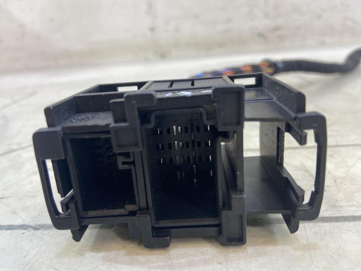 Кронштейн корпуса разъёма 1Z0937545A Skoda Octavia RS II