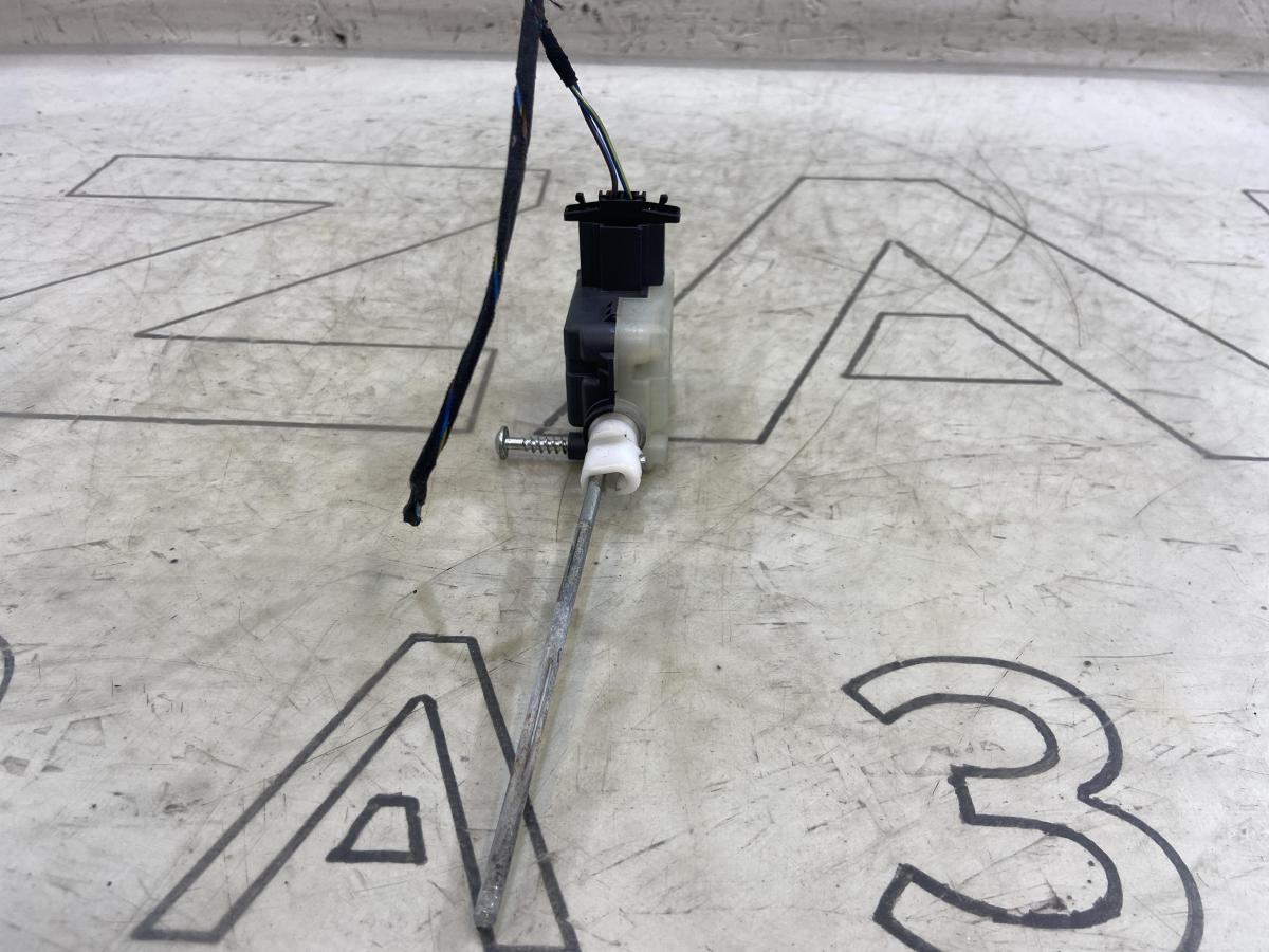 Исполнительный электродвиг. 1M0959781A Skoda Octavia RS II