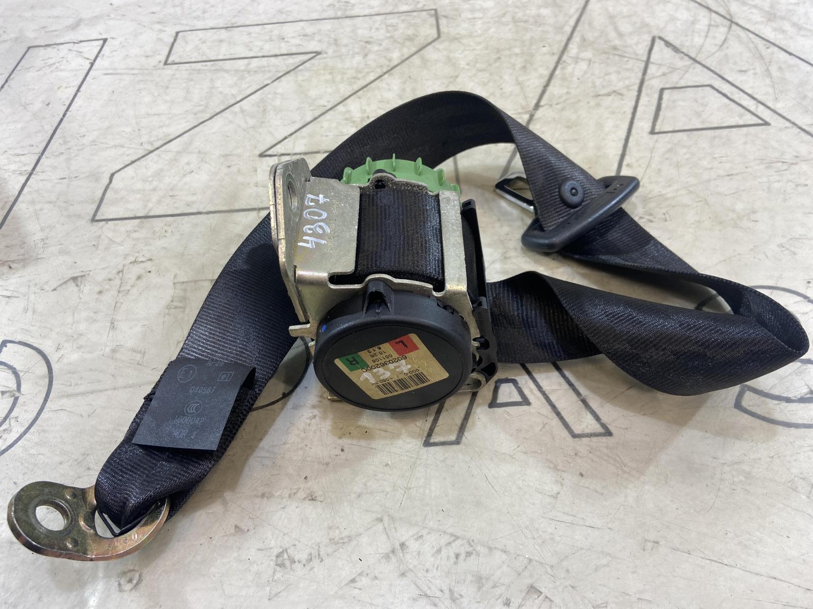 Ремень безопасности задний правый / левый 1Z0857447C Skoda Octavia RS II