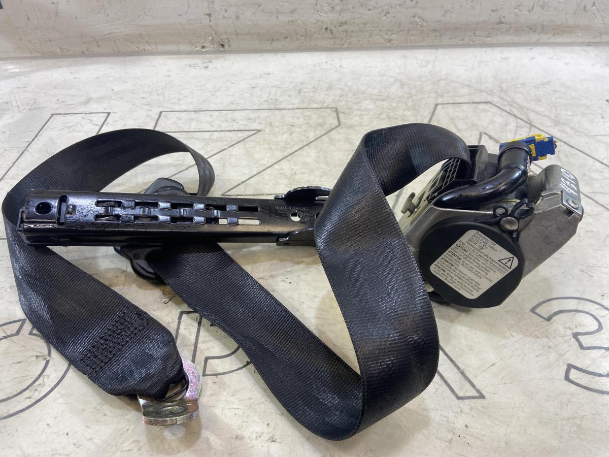 Ремень безопасности передний правый 1Z0857702A Skoda Octavia RS II