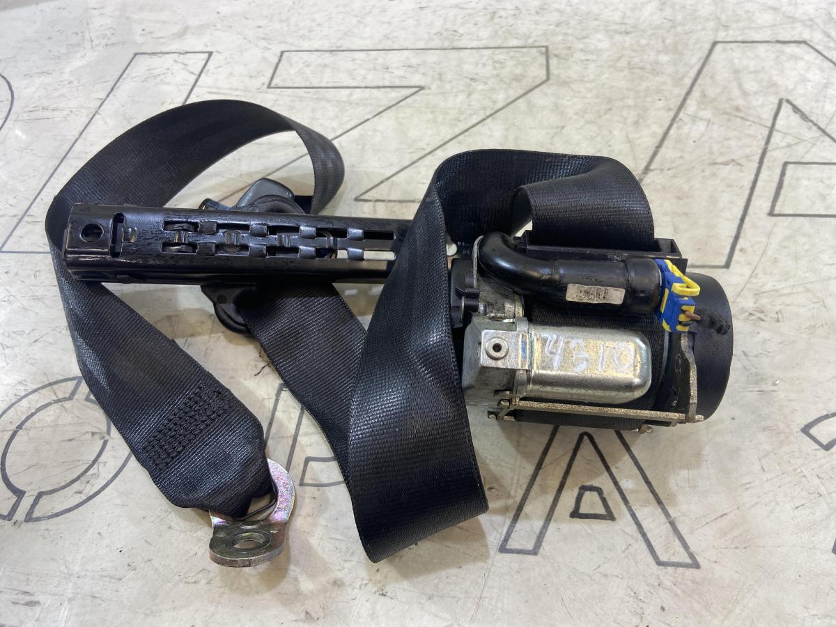 Ремень безопасности передний правый 1Z0857702A Skoda Octavia RS II