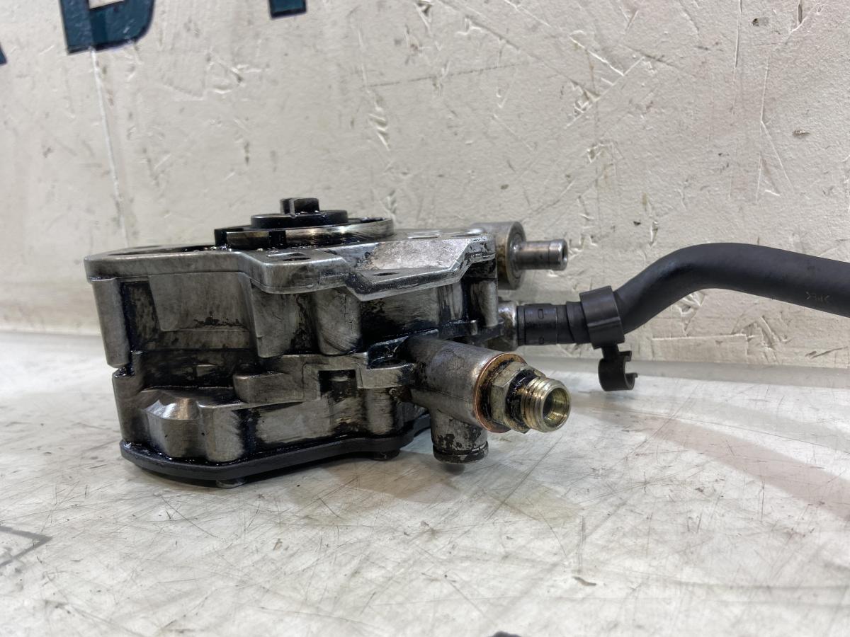 Топливный и вакуумный насос 070145209F