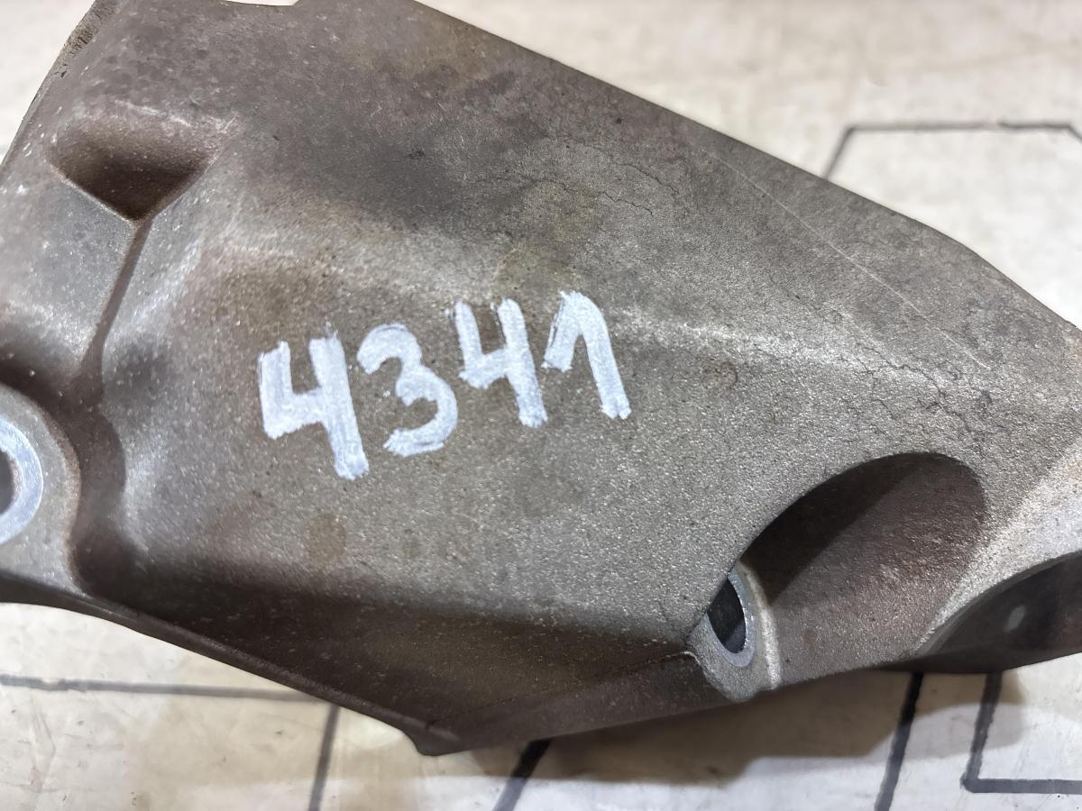 Кронштейн двигателя левый 8D0199307K Audi A4 B5