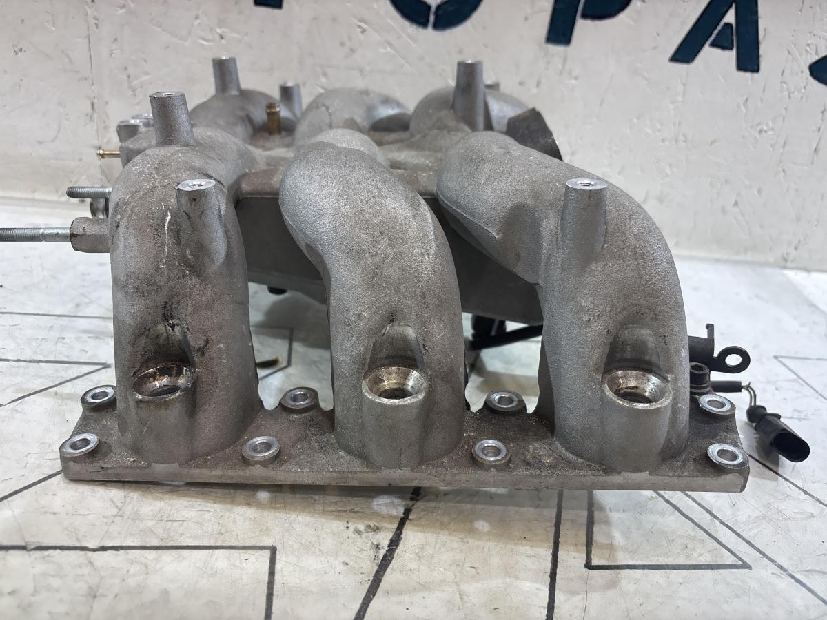 Коллектор впускной 078133201BC 