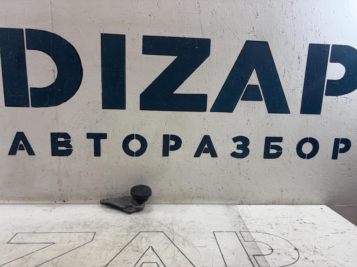 Кронштейн двигателя передний 8D0199343J Audi A4 B5