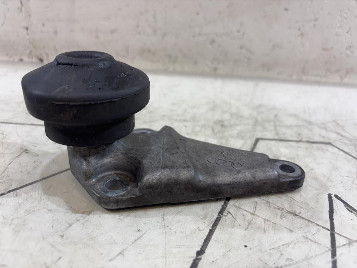 Кронштейн двигателя передний 8D0199343J Audi A4 B5