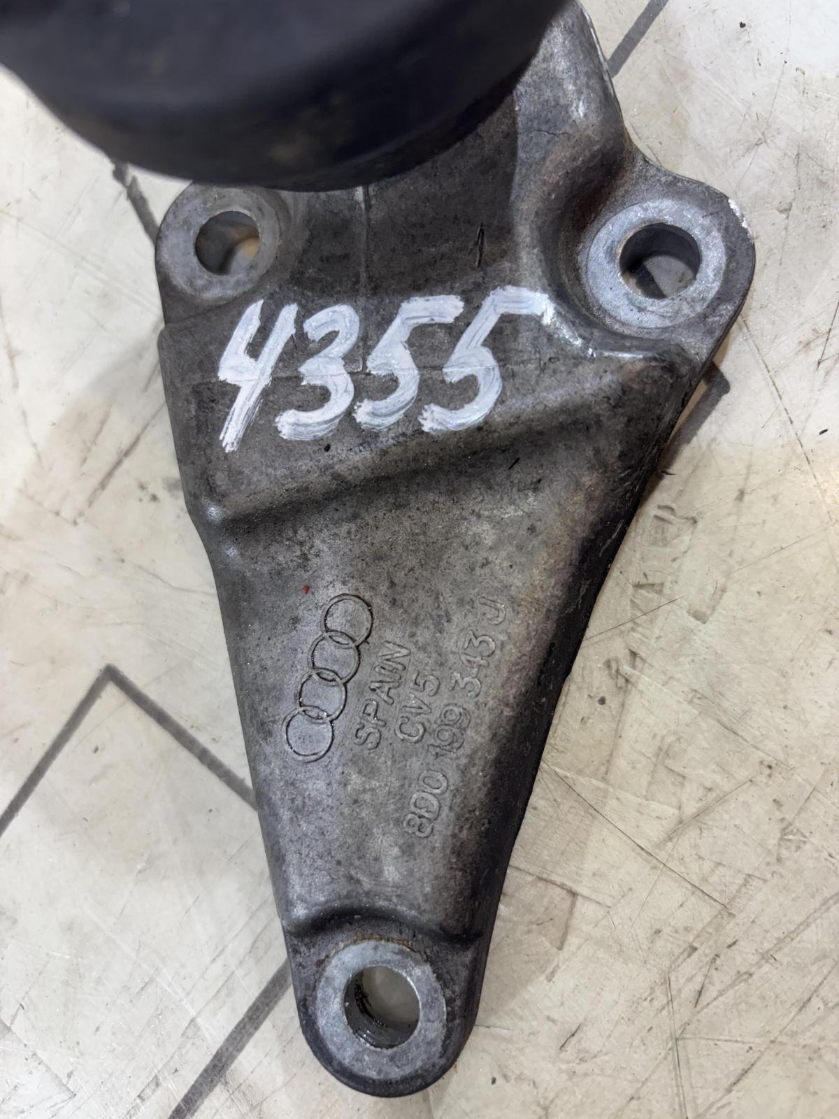 Кронштейн двигателя передний 8D0199343J Audi A4 B5