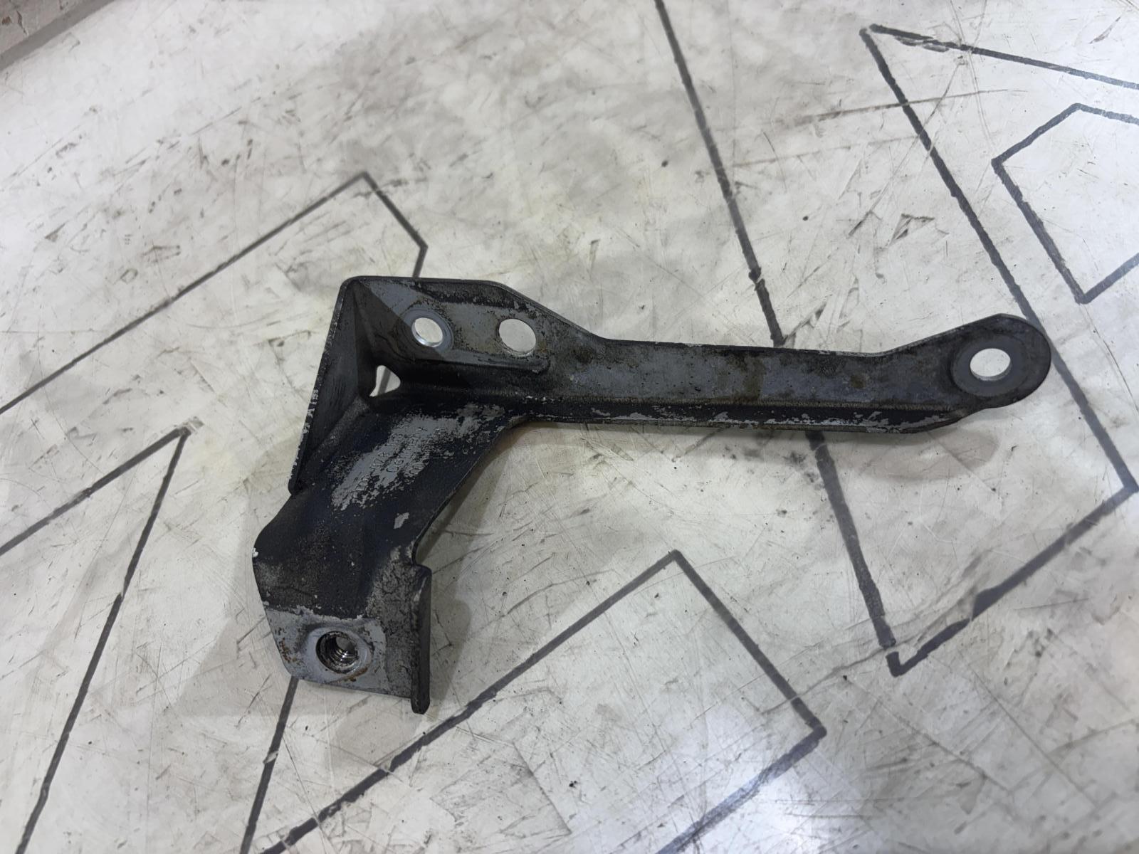 Кронштейн патрубка интеркулера 078133576A 