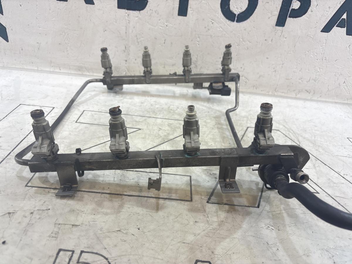 Топливная рампа 077133681L 