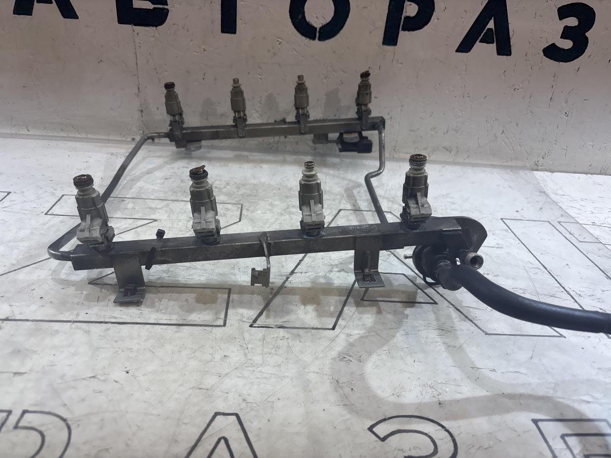 Топливная рампа 077133681L 