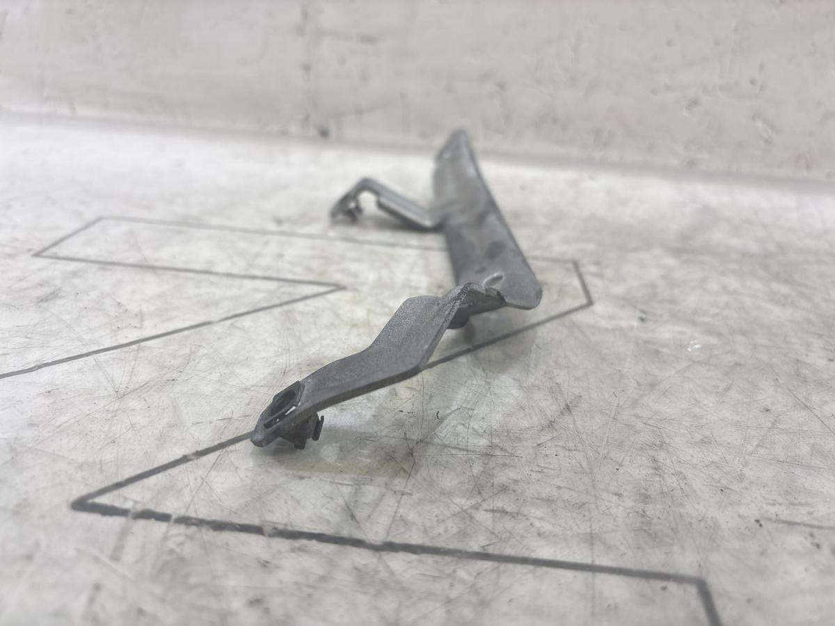 Кронштейн 077103947 