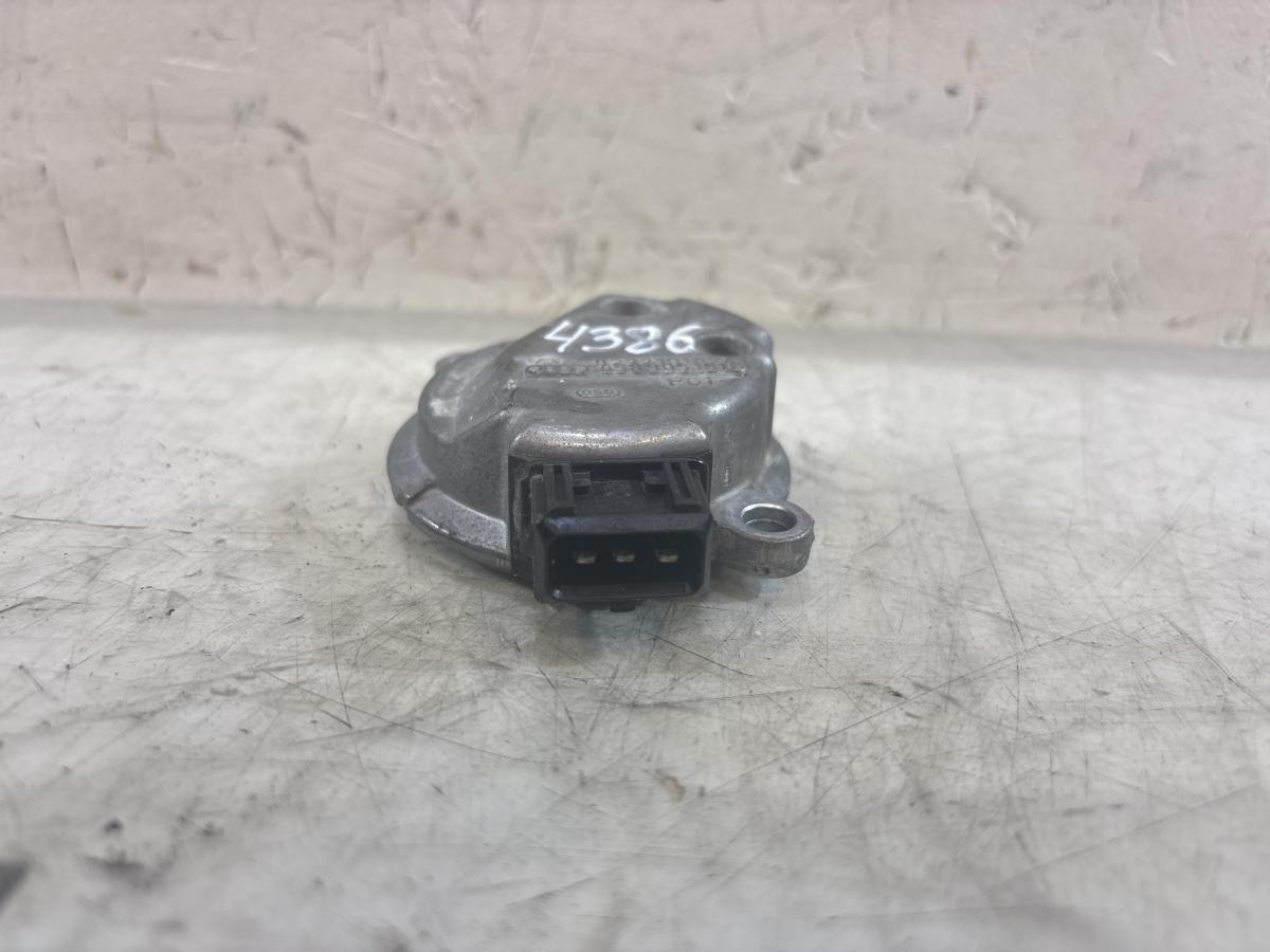 Датчик Холла 058905161B 