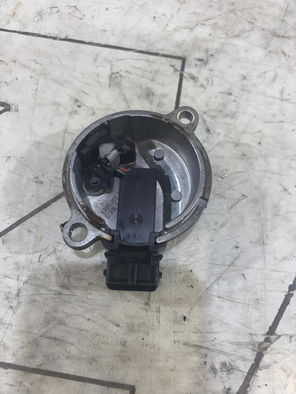 Датчик Холла 058905161B 