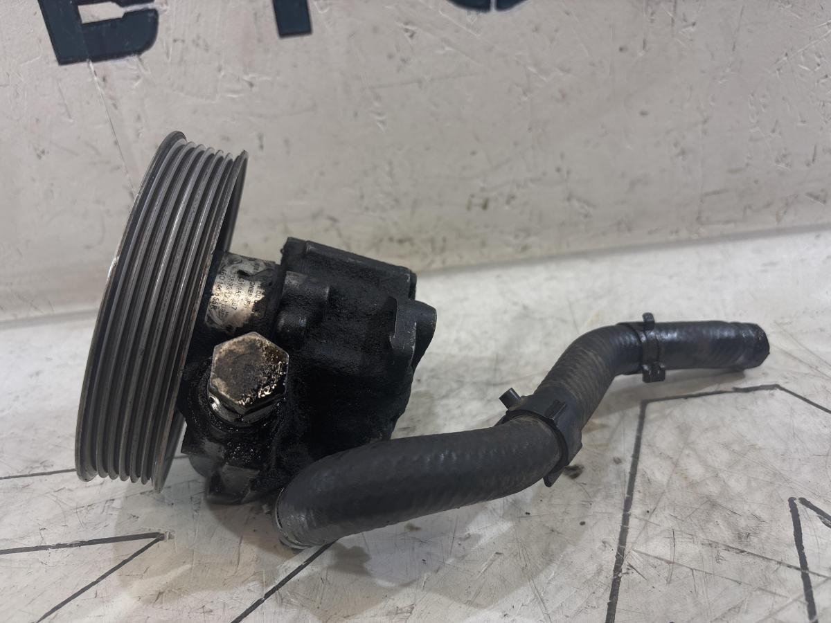 Насос гидроусилителя 4B0145155R