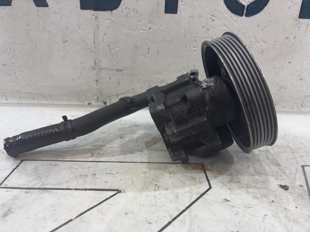 Насос гидроусилителя 4B0145155R