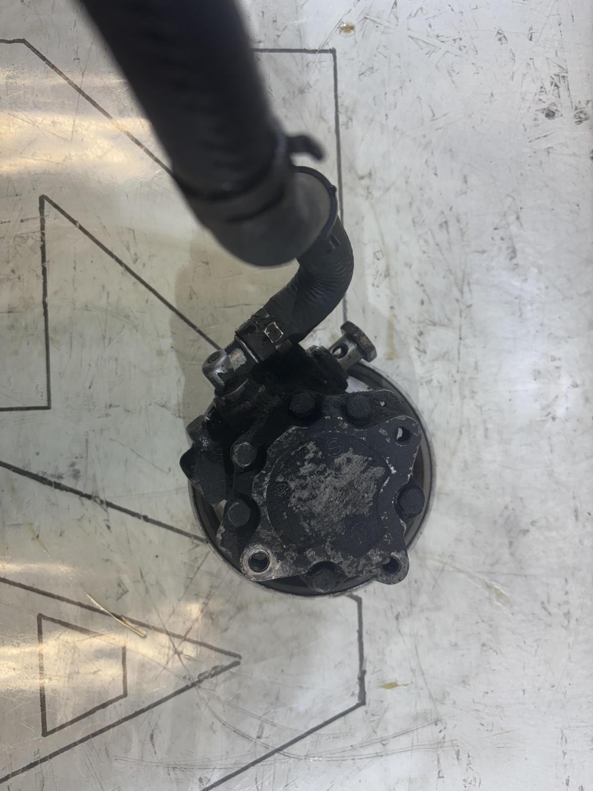 Насос гидроусилителя 4B0145155R