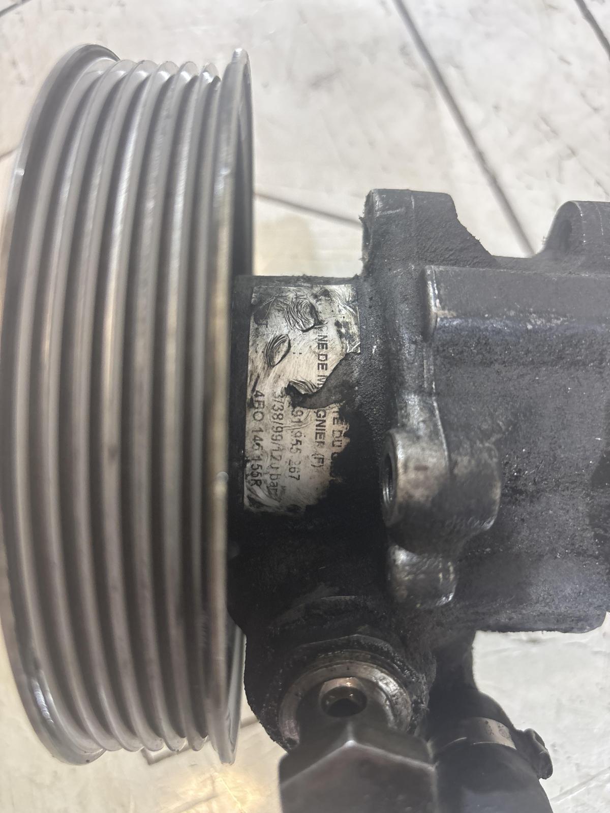 Насос гидроусилителя 4B0145155R