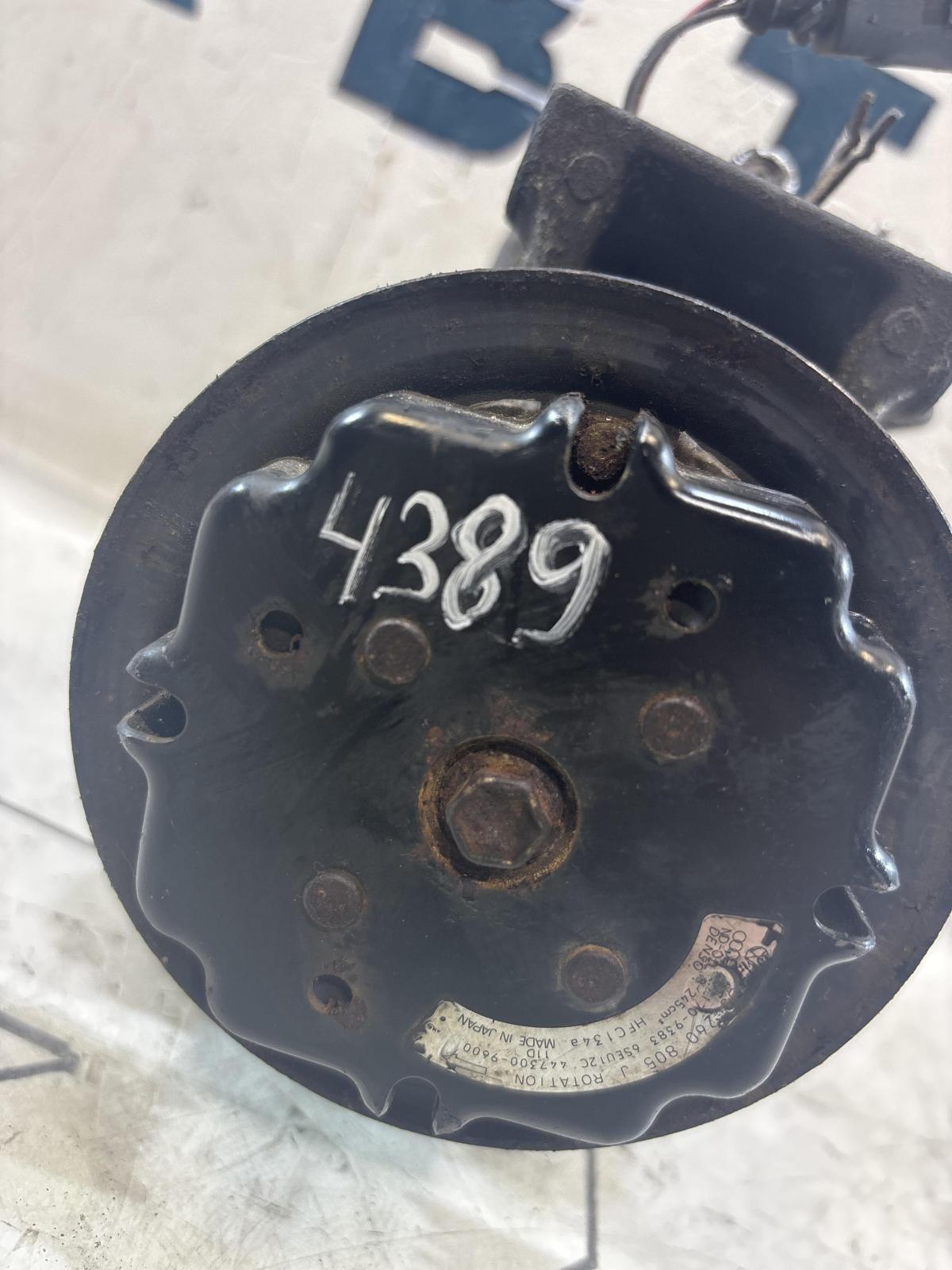 Компрессор климатической уст. 4B0260805J Audi A6 C5 / A6 C5 Allroad