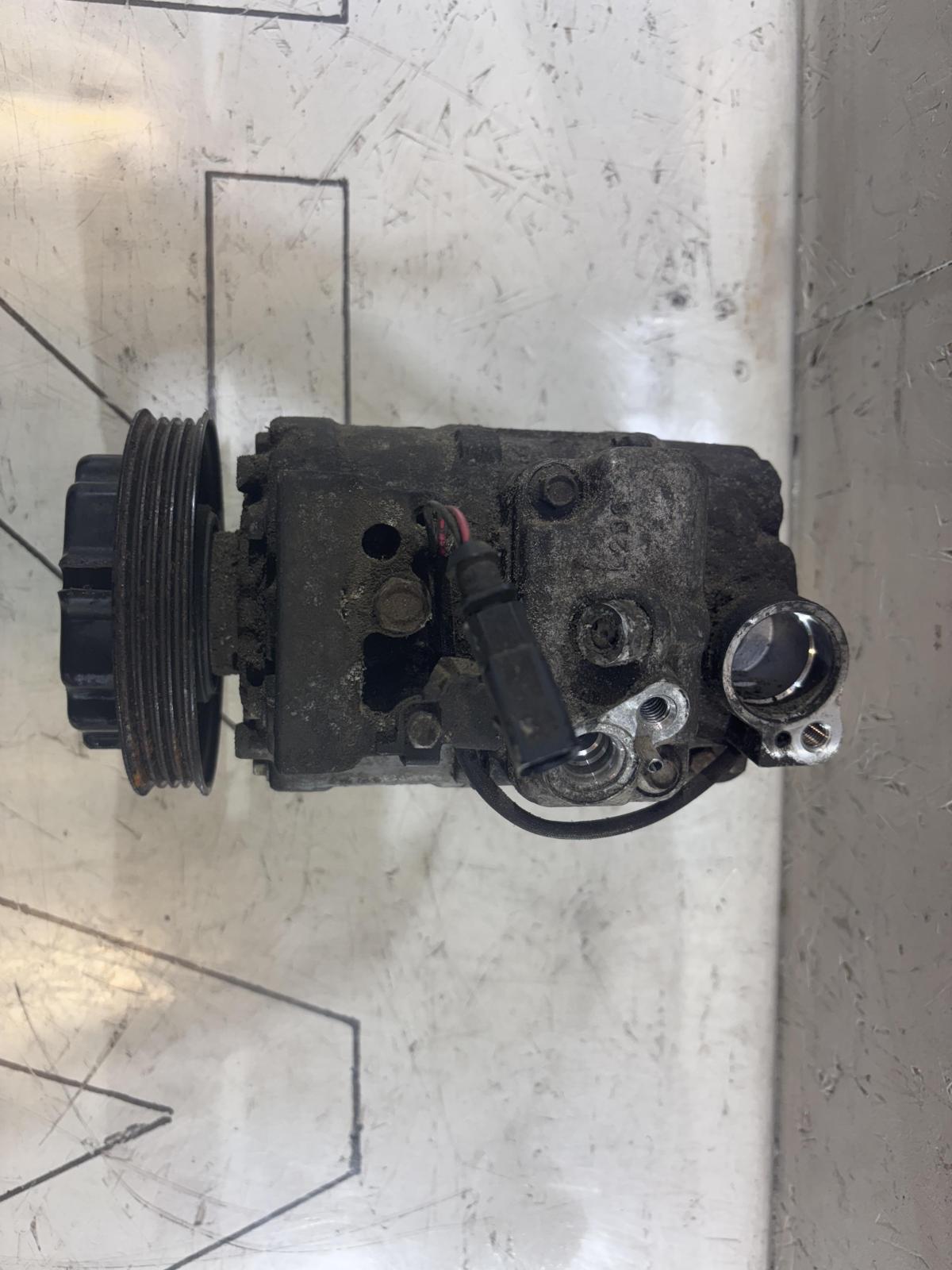 Компрессор климатической уст. 4B0260805J Audi A6 C5 / A6 C5 Allroad