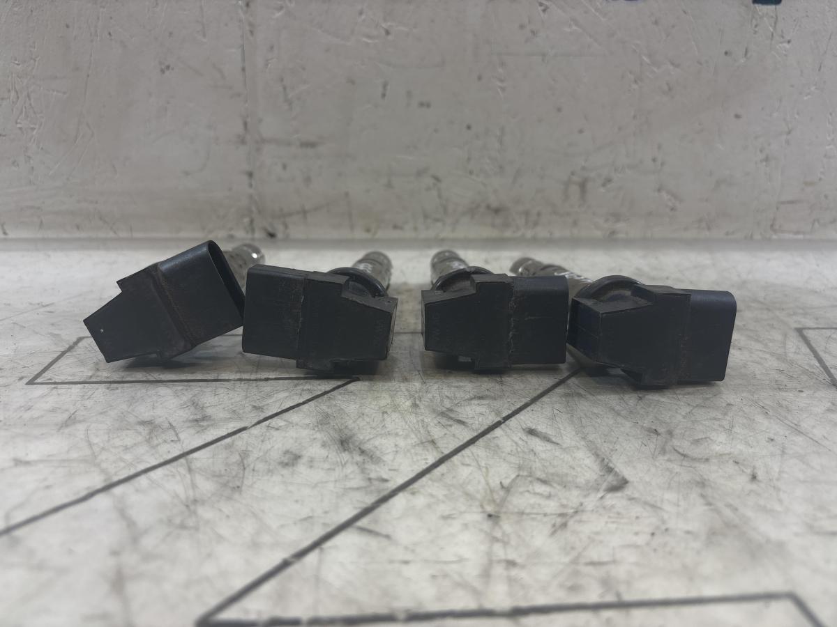 Катушка зажигания с наконечником провода к свече зажигания 036905715G Skoda Octavia II рест