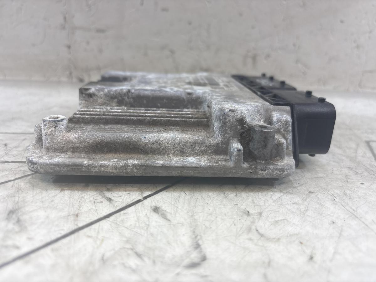 Блок управления двигателем (ДВС) 03C906016AK Skoda Octavia II рест