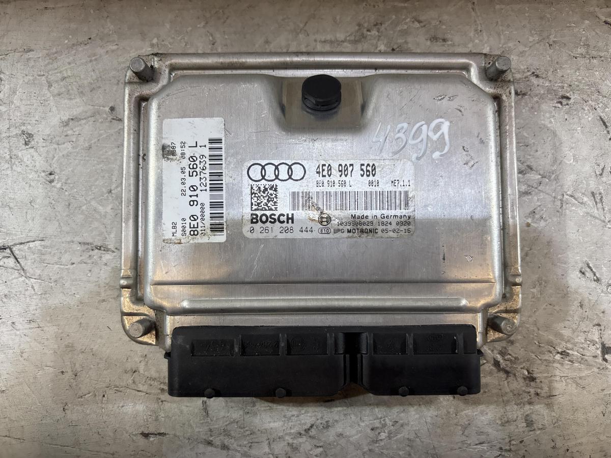 Блок управления двигателем (ДВС) 4E0907560 